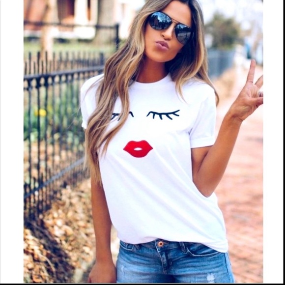 Tops - Trendy Lips & Lashes Tee New Boutique